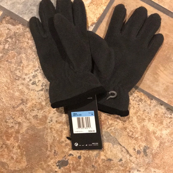 Nike Dri-Fit gloves - Picture 2 of 2